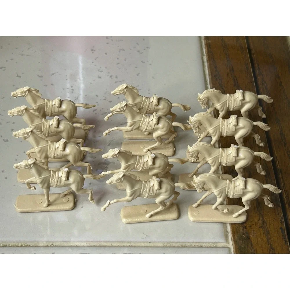 Italeri British Light Dragoons 1805-1815 Model Kit 6040‎ Unpainted Figures